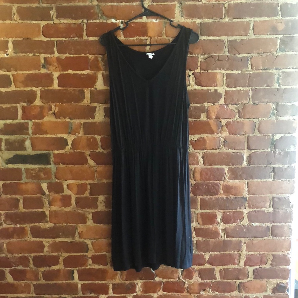 Comfortable v neck black dress